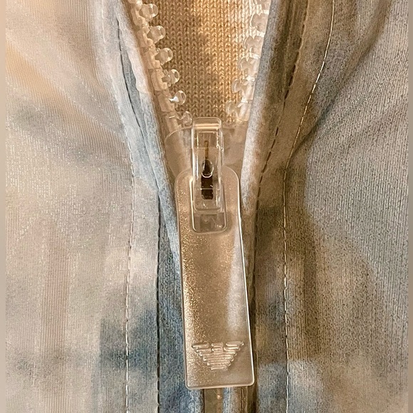 Like New Emporio Armani cloud-print hooded windbreaker jacket blue white sz 44 - Picture 14 of 17